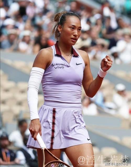 郑钦文草地赛季首战逆转取胜,期待更进一步表现 郑钦文草地赛季首战逆转取胜,期待更进一步表现