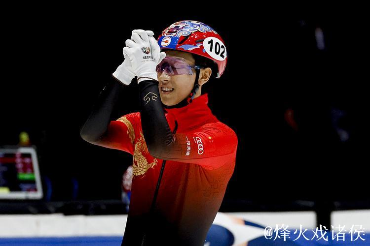 短道速滑蒙特利尔站：孙龙勇夺男子1500米铜牌